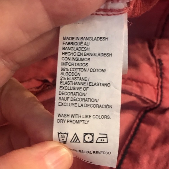 IZOD Saltwater pigment dye cargo men’s shorts size 34 color saltwater red - Picture 6 of 7